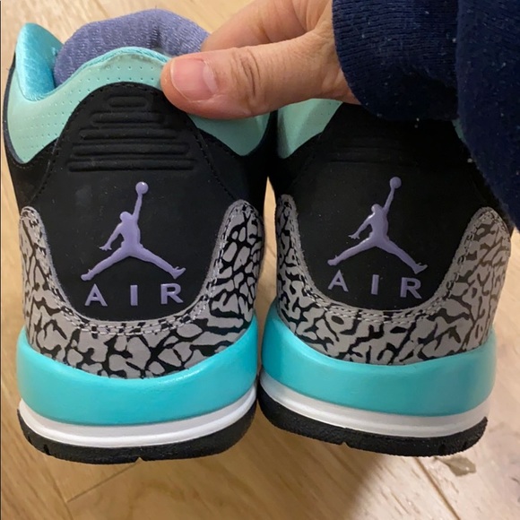 COPY - Jordan 3 Retro (GS) Bleached Turquoise Mint - Picture 3 of 4